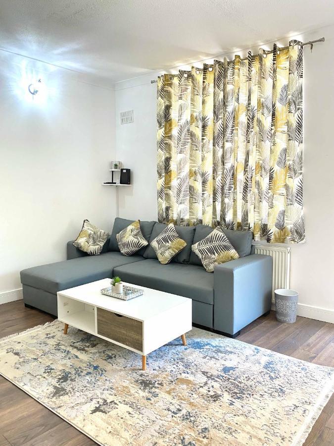 Apartament 2 Bed Town Centre Nr Theatre Free Park Wi-Fi & Garden Aylesbury  Zewnętrze zdjęcie