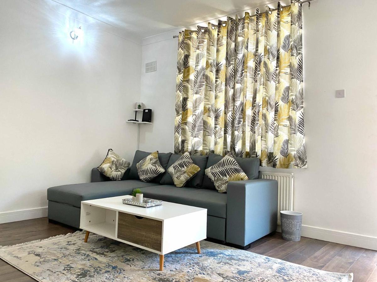 Apartament 2 Bed Town Centre Nr Theatre Free Park Wi-Fi & Garden Aylesbury  Zewnętrze zdjęcie