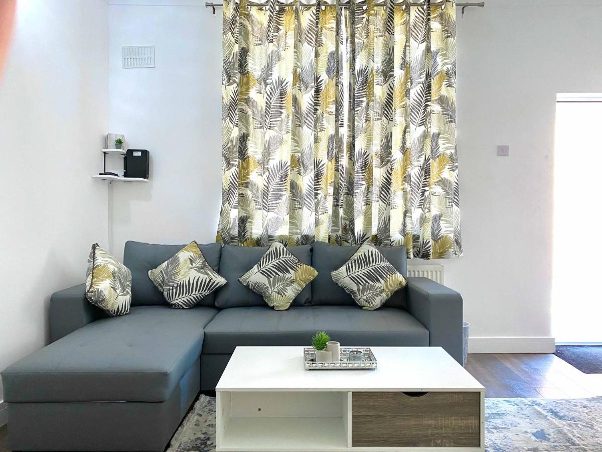 Apartament 2 Bed Town Centre Nr Theatre Free Park Wi-Fi & Garden Aylesbury  Zewnętrze zdjęcie