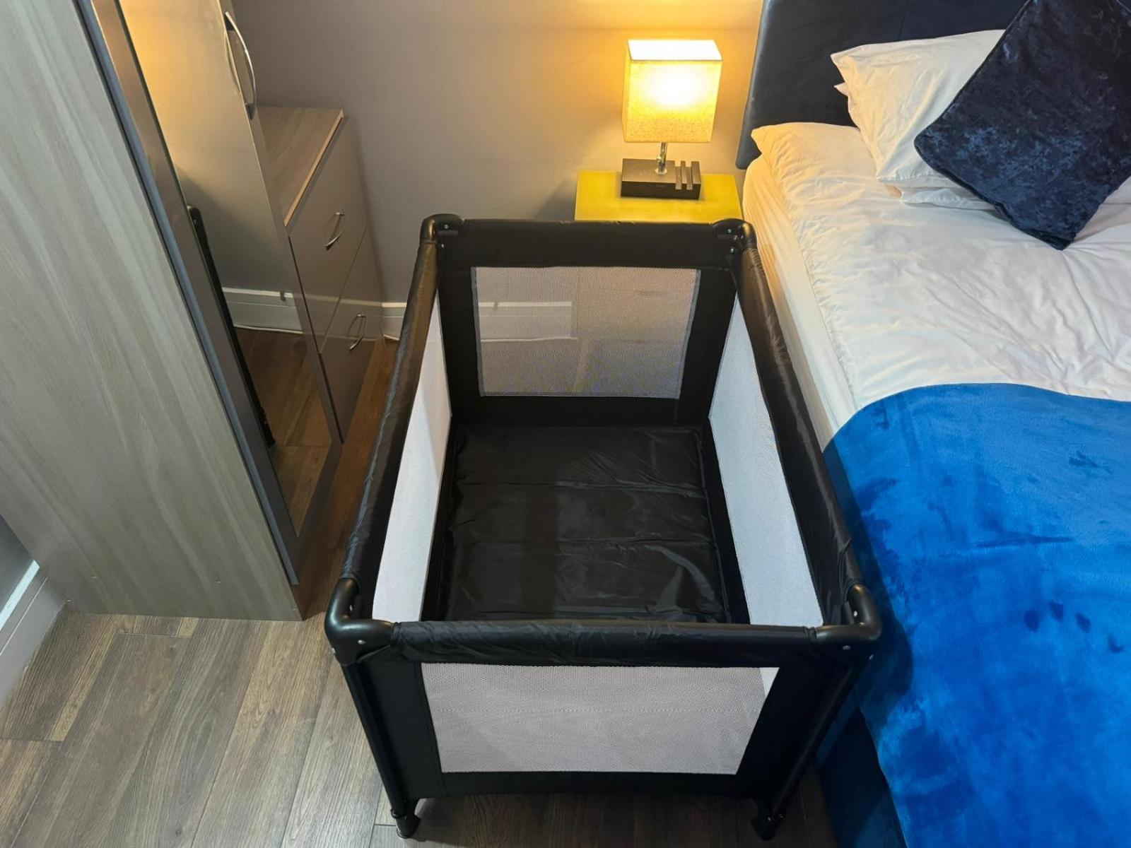 Apartament 2 Bed Town Centre Nr Theatre Free Park Wi-Fi & Garden Aylesbury  Zewnętrze zdjęcie