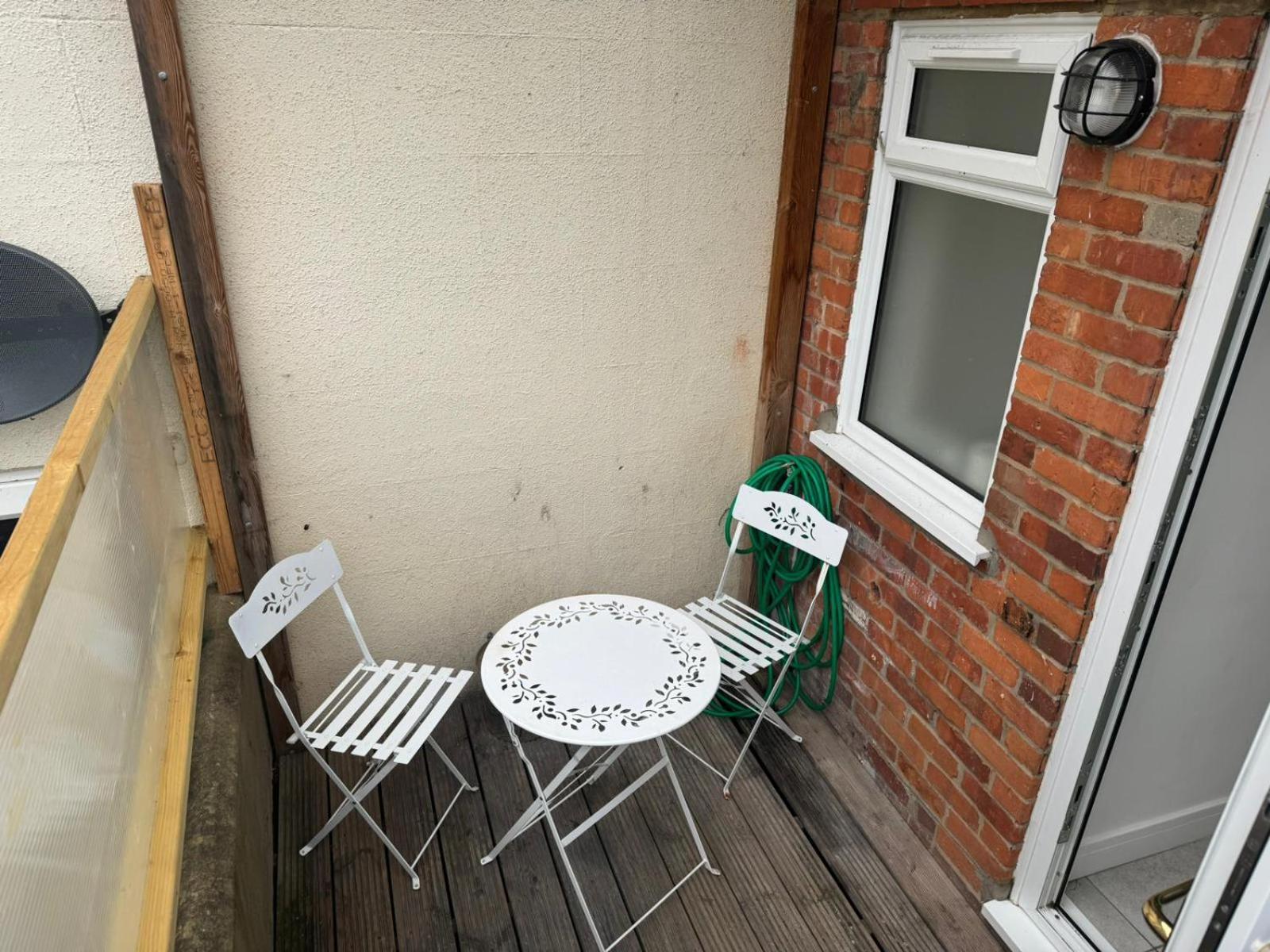 Apartament 2 Bed Town Centre Nr Theatre Free Park Wi-Fi & Garden Aylesbury  Zewnętrze zdjęcie